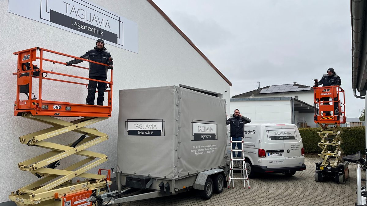 Tagliavia Team vor der Werkstatt in Hurlach